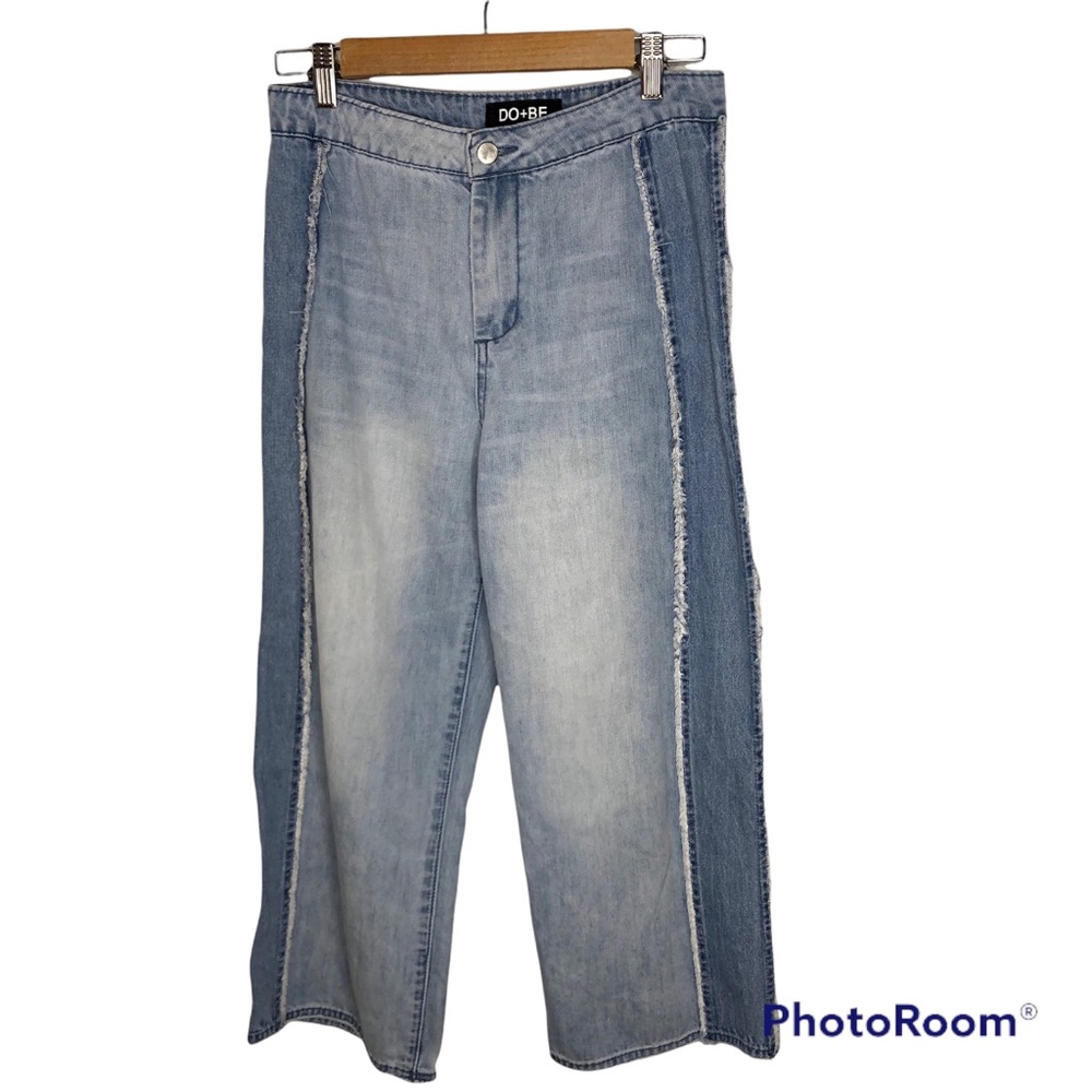 DO+BE High Rise Wide Leg Crop Jeans Size Small Fraying Down the Legs and at Hem